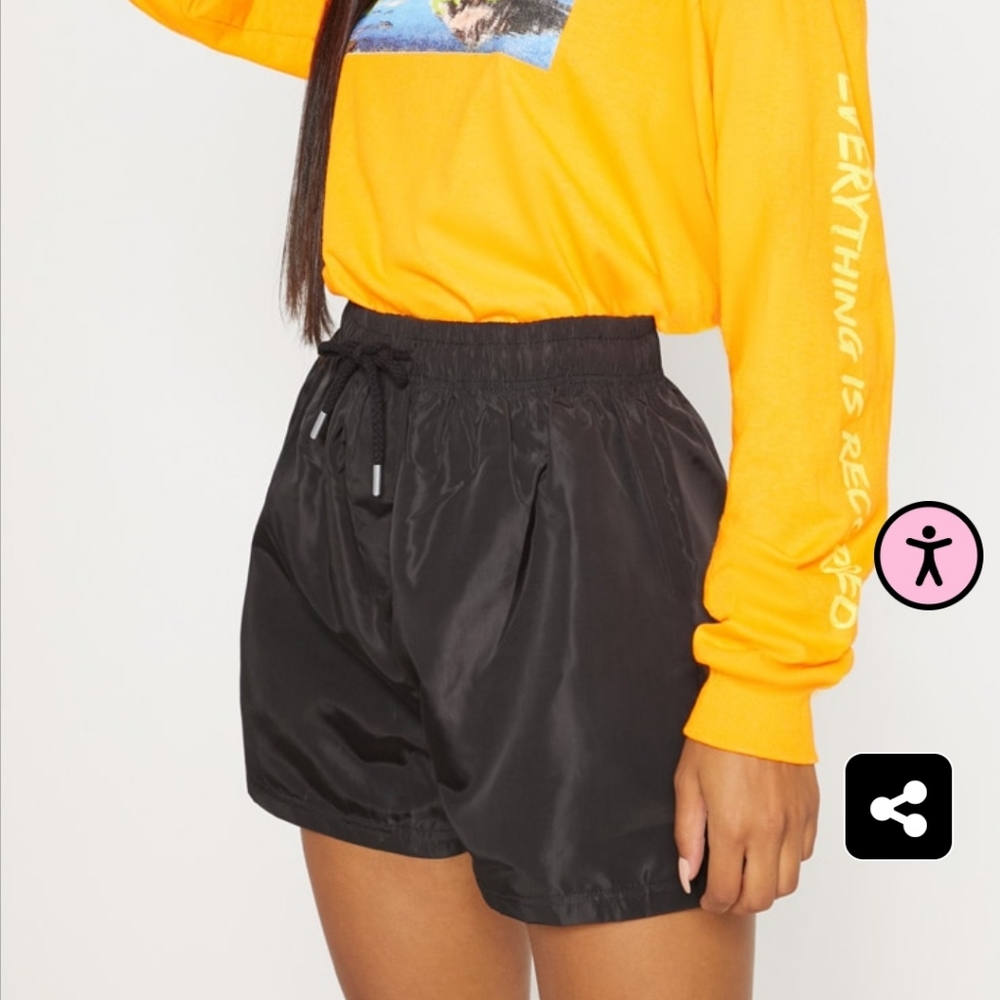 Shorts - Picture 3 of 7